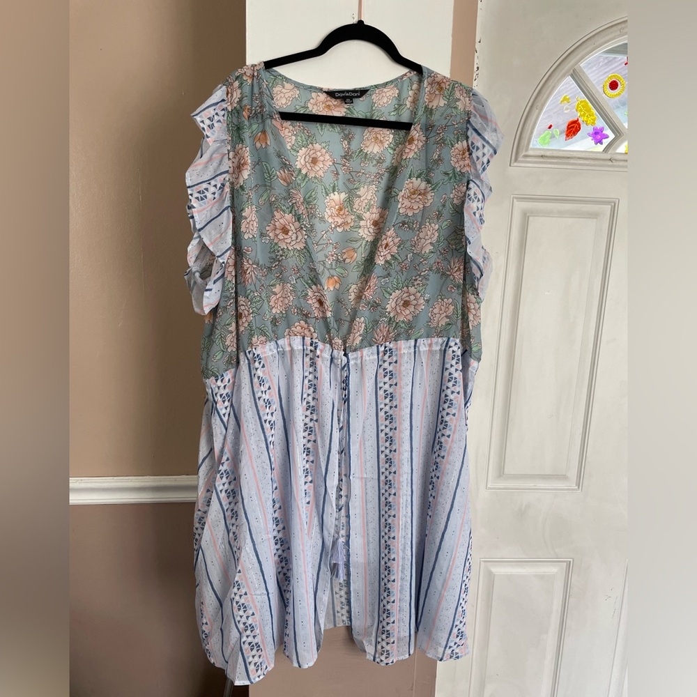 Davi &Dani NWT Floral and Striped Ruffle Duster